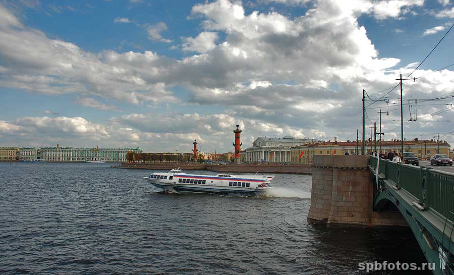 Вид на стрелку Васильевского острова с Биржевого моста